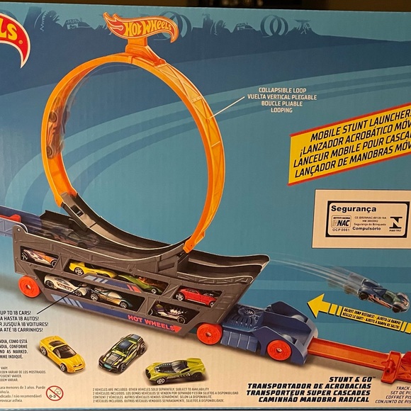 Hot Wheels Transporter Complete Stunt Set On Wheels. NWT - Picture 3 of 7